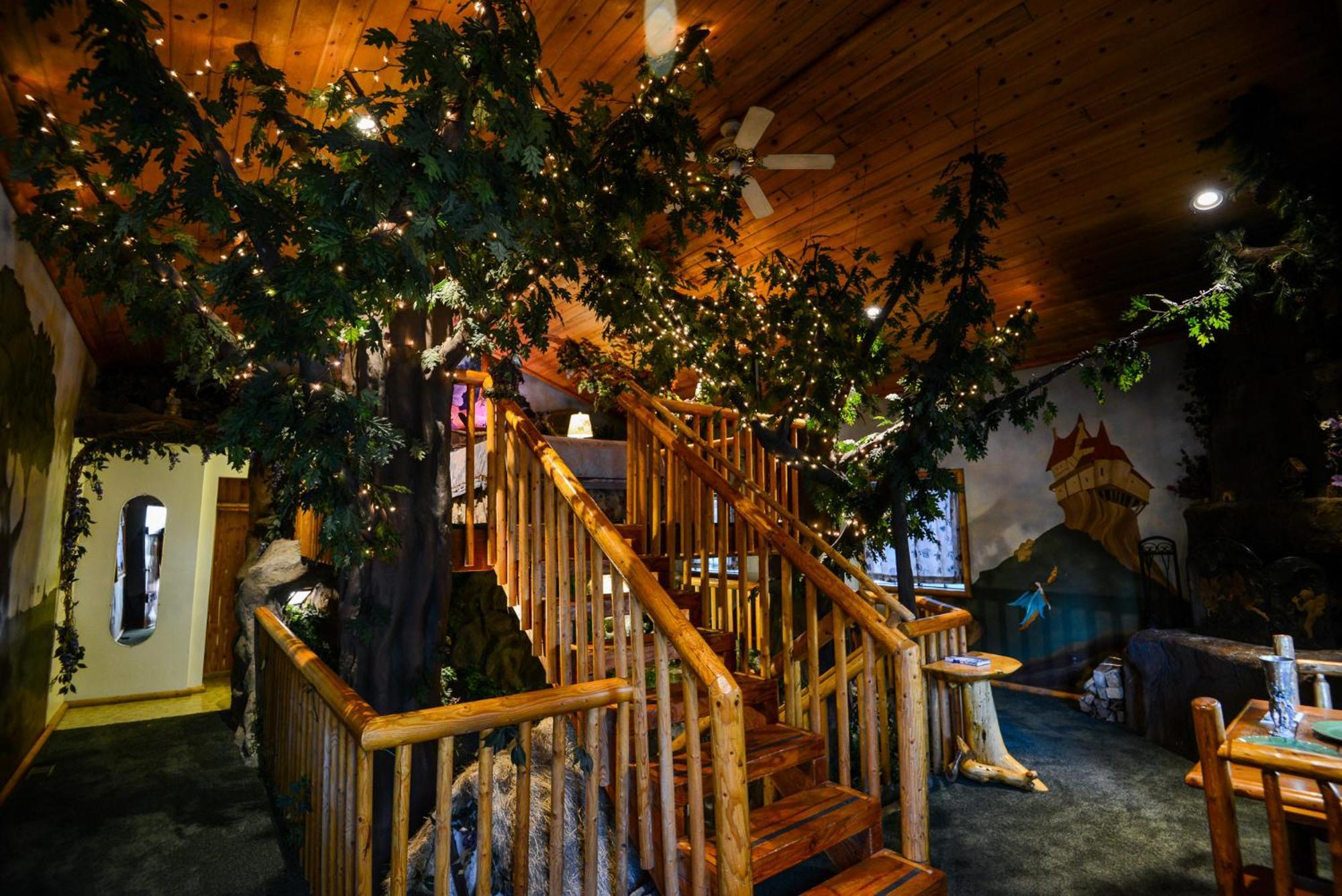 Castle Wood Theme Cottages- Couples Only Биг Бэар Лейк Экстерьер фото