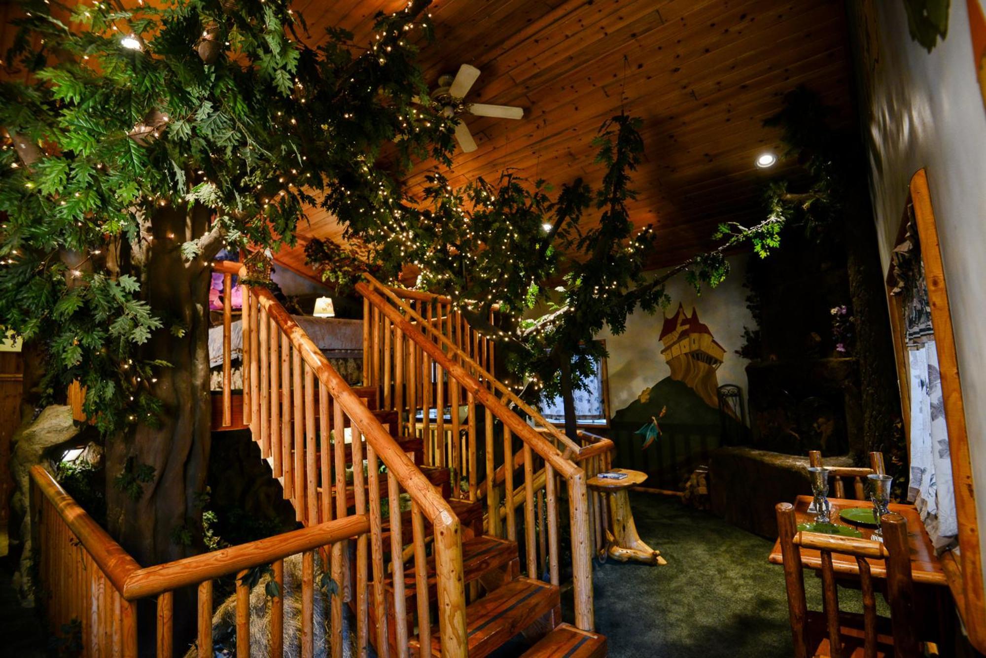 Castle Wood Theme Cottages- Couples Only Биг Бэар Лейк Экстерьер фото