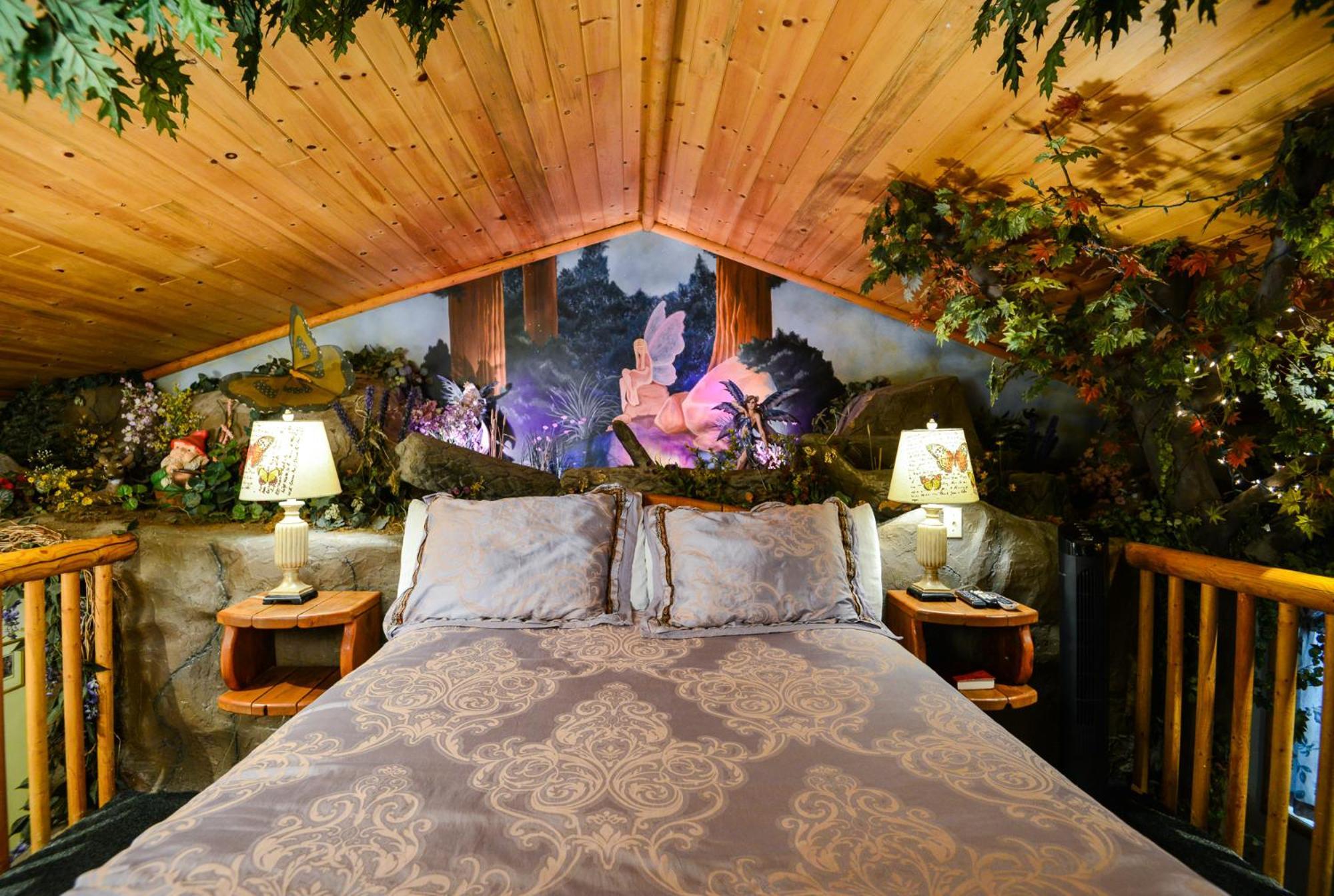 Castle Wood Theme Cottages- Couples Only Биг Бэар Лейк Экстерьер фото
