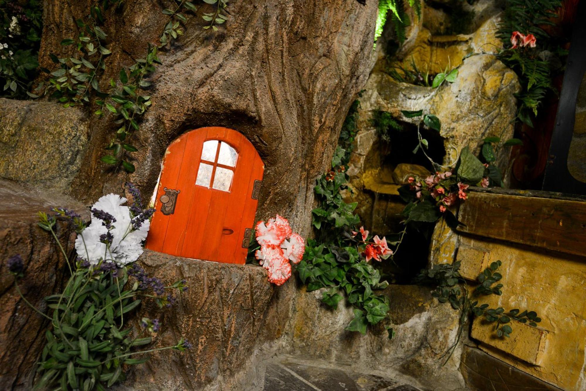 Castle Wood Theme Cottages- Couples Only Биг Бэар Лейк Экстерьер фото